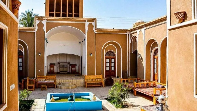 اقامتگاه بومگردی ماه بی بی (یزد)