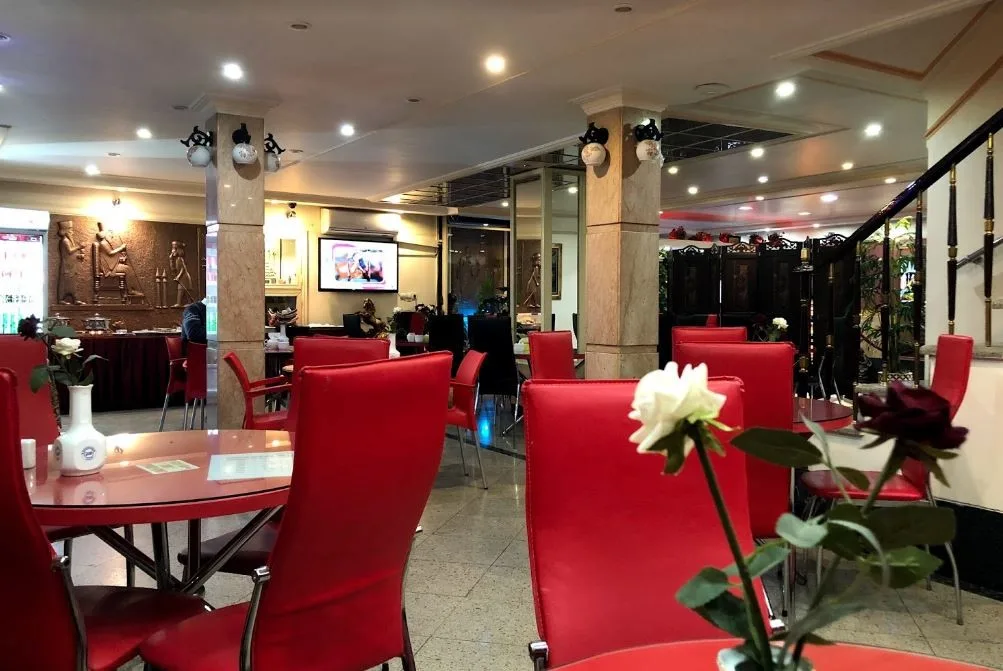 هتل آپارتمان رازی
