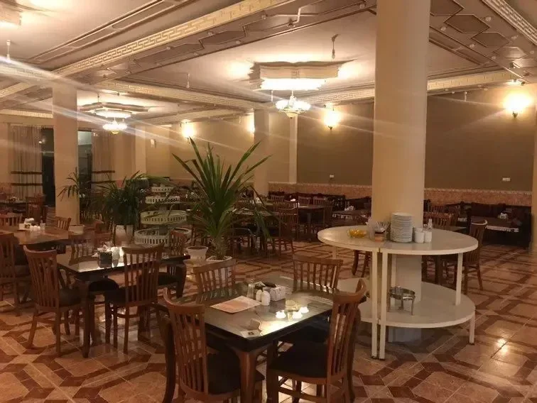 هتل ایران زمین